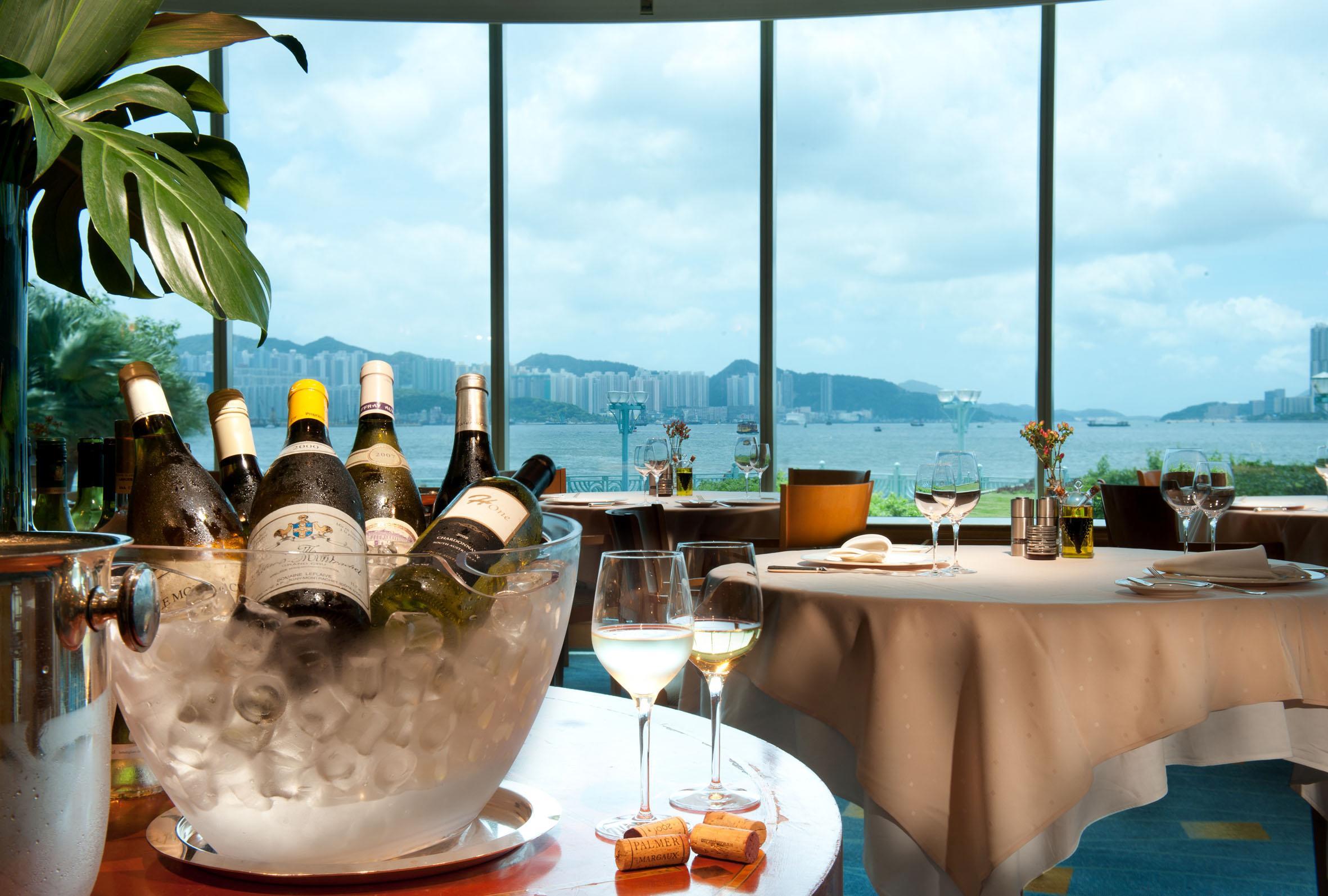 Harbour Grand Kowloon Hotel Hong Kong Exterior foto The View