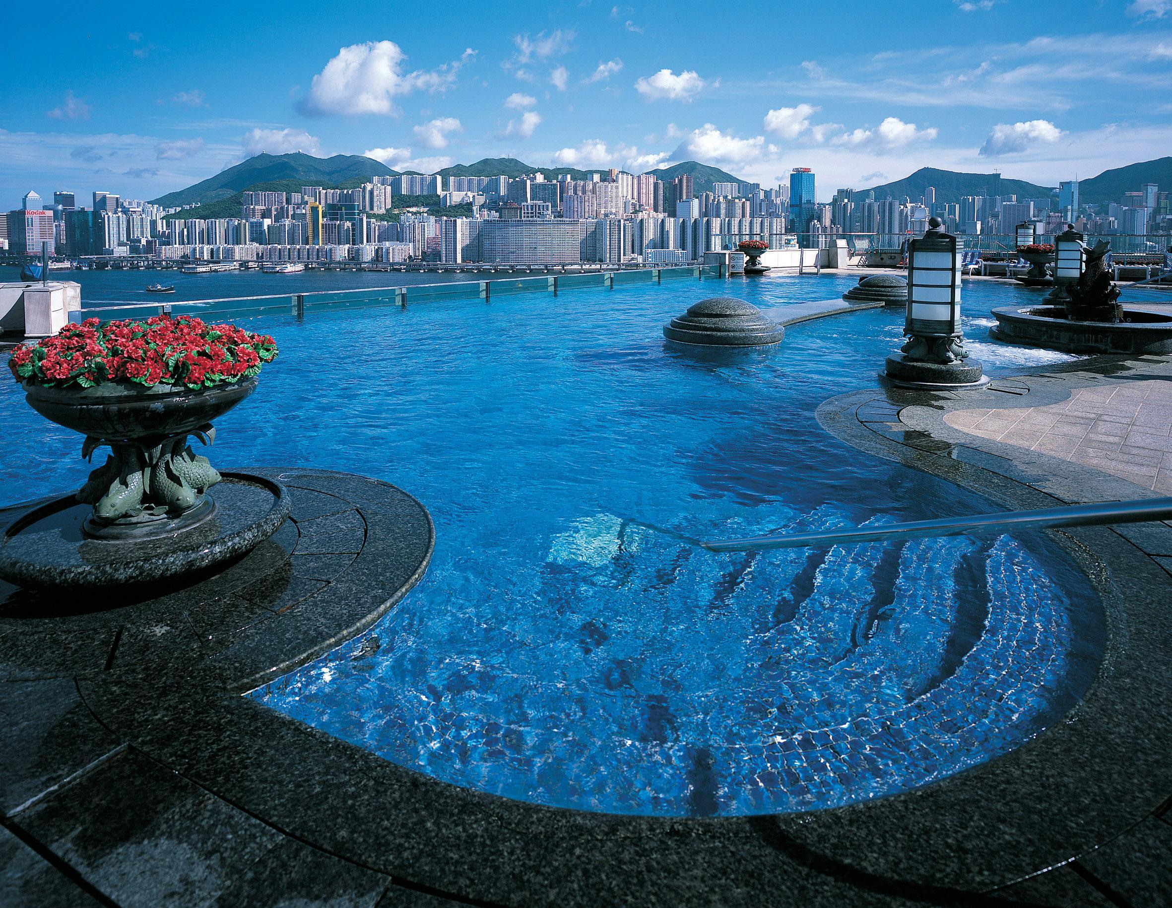 Harbour Grand Kowloon Hotel Hong Kong Exterior foto The pool at the Mandarin Oriental, Hong Kong